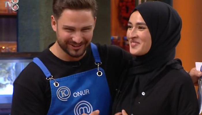 MasterChef Beyza ve Onur’un yakınlığı sosyal medyayı ikiye böldü! Aşk mı, dostluk mu?