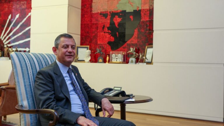 DEM ziyaretlerini değerlendiren Özel: “Toplumsal mutabakat çok önemli”