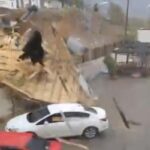 Elazedik’teki fırtına birbirlerine yer ekledi! Düşen uçan çatıya düşmek