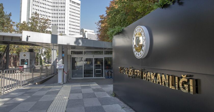 Turrkiiye-us-Ukrayna ve Türkiye-Rusya-Ukrayna Üçlü Toplantılar bugün yapılacak