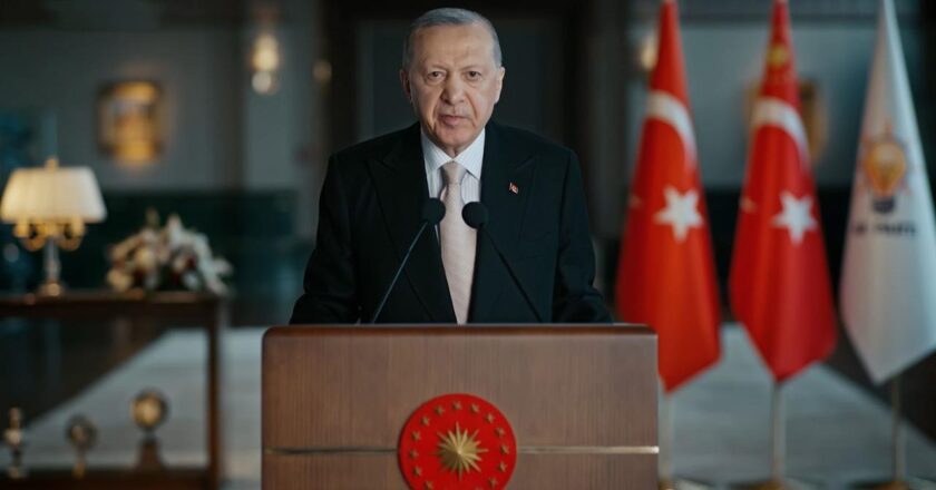 Başkan Erdoğan AK parti organizasyonlarıyla kutluyor