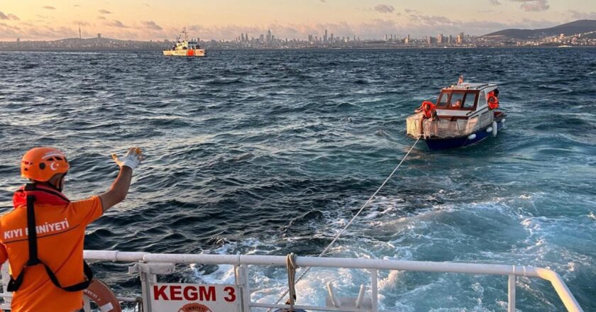 Heybeliada tarafından sürüklenen tekne kurtarıldı